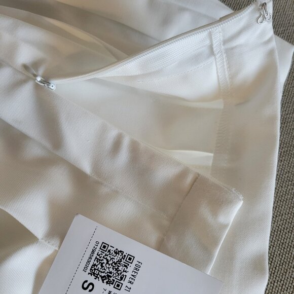 NWT Varsity-Striped Pleated Mini Skirt White Sz S - Picture 2 of 2